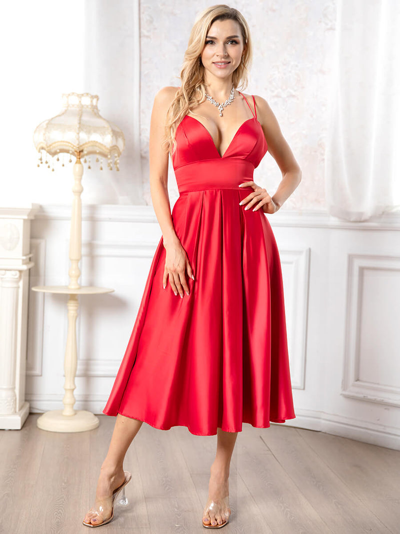 Frau in rotem Abendkleid