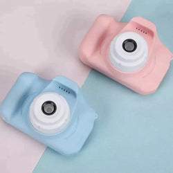 blaue und rosa Retro-Kamera